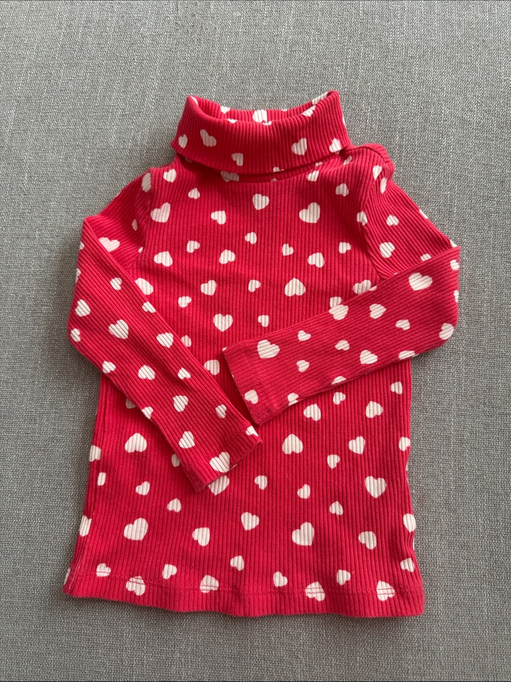 Old navy Red Heart Print Turtleneck Sweater. 18-24 mos